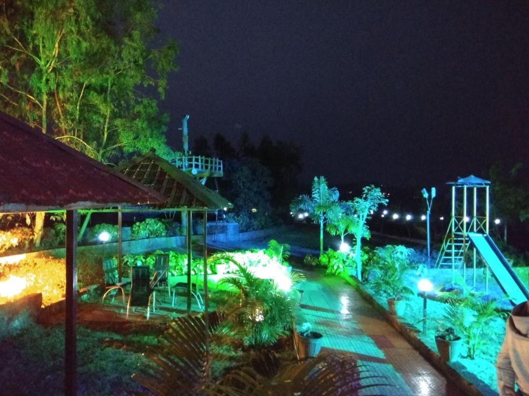 Yogadaa Royal Resort Mahabaleshwar Bagian luar foto
